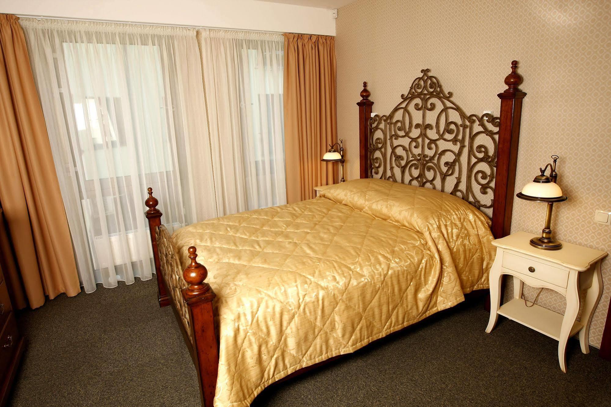 Friedricho Pasazas Hotel Klaipeda Bagian luar foto