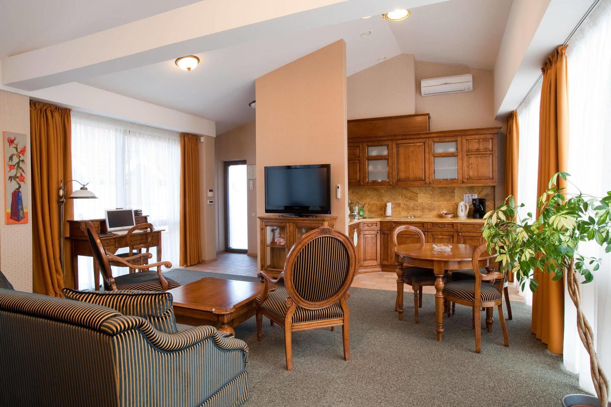 Friedricho Pasazas Hotel Klaipeda Bagian luar foto